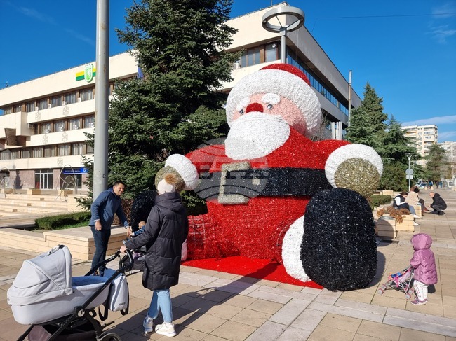 Ямбол - коледна украса - монтиране