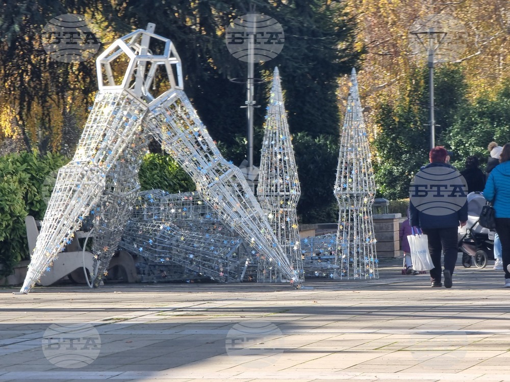 Ямбол - коледна украса - монтиране
