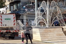 Ямбол - коледна украса - монтиране