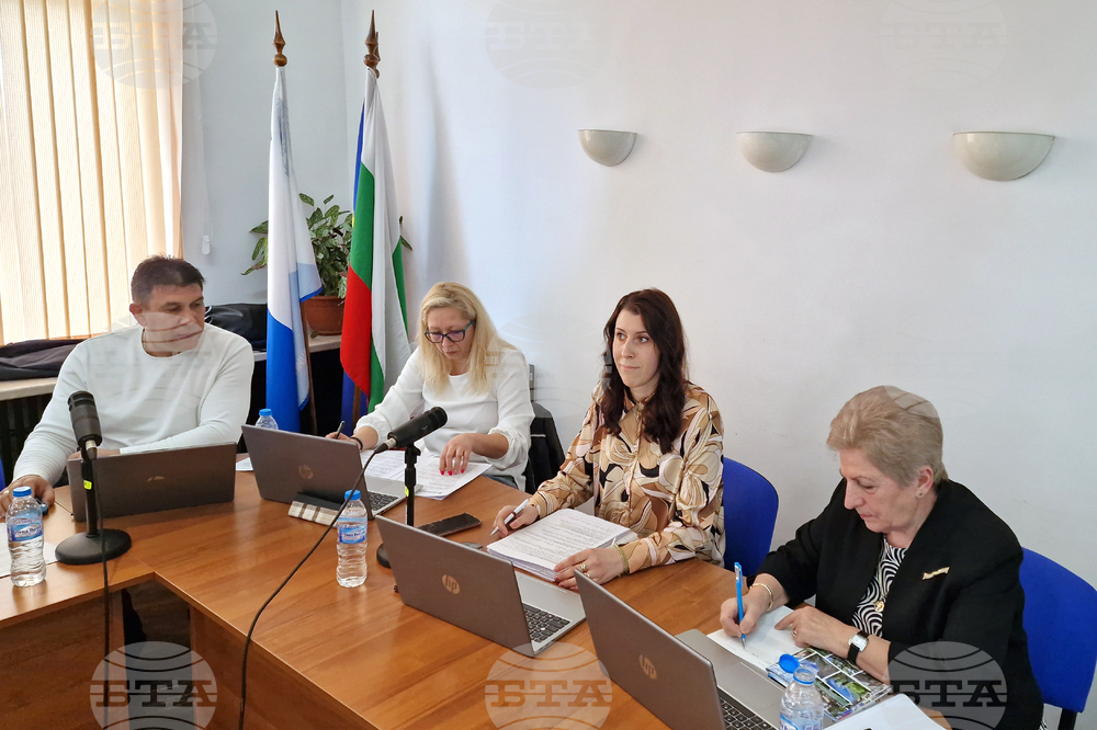 Общинският съвет в Мирково прие две изменения в устройствените планове, свързани с „Елаците-Мед“, и отпуска 3000 лв. на танцов клуб „Мирковско хоро“