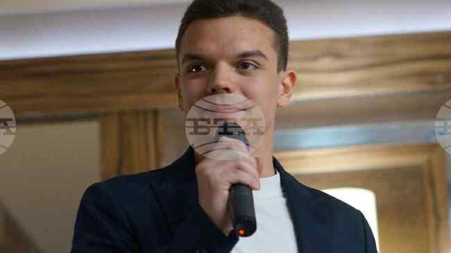 За съжаление, младежите не се интересуват от това кой управлява живота им, каза Наско Анастасов - ученик от Матемаматическата гимназия в Разград