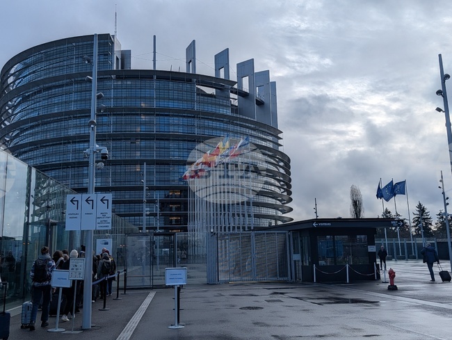 Европейският парламент одобри увеличаване на финансовия капацитет и опростяване на правилата по програмата „ИнвестИЮ“