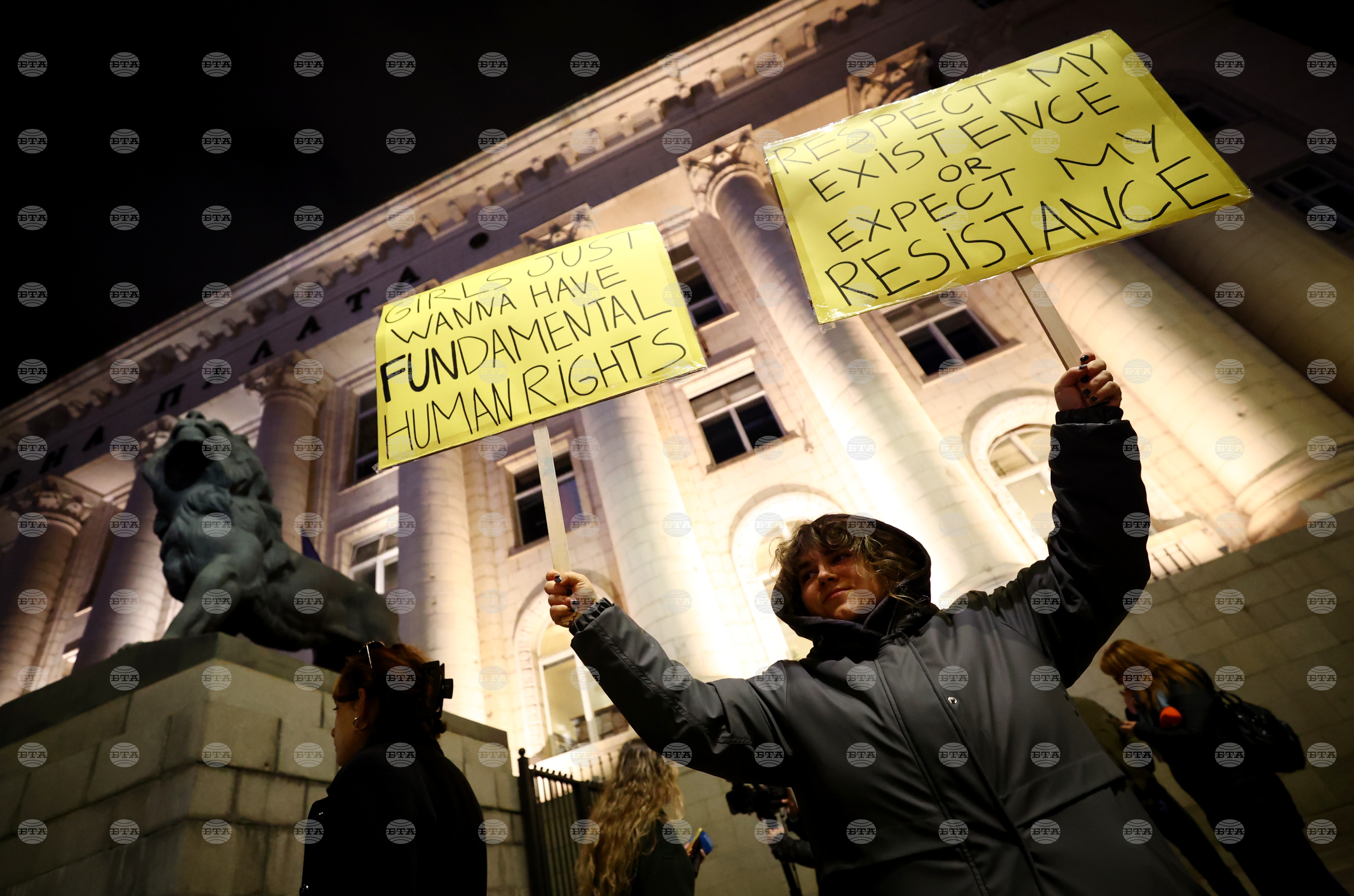 Приключи протестът в София против насилието над жени