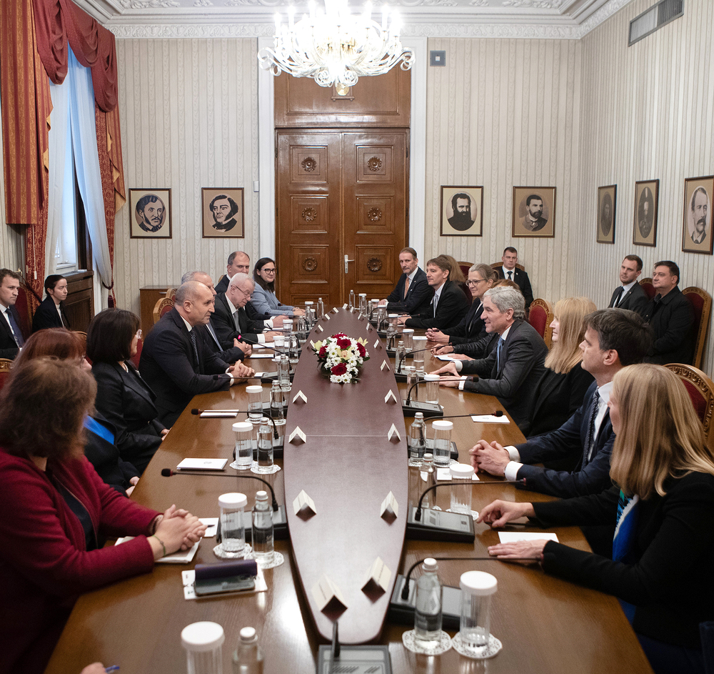 Нарушаването на върховенството на правото и баланса между институциите подкопава устоите на демокрацията, каза президентът Румен Радев