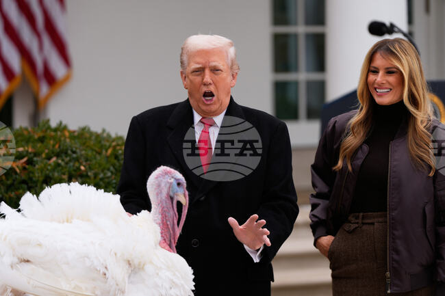 Тръмп помилва пуйки, но не пощади политическите си опоненти, на ежегодна церемония в Белия дом