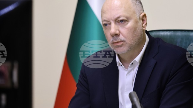 Границите не могат да бъдат променяни със сила и дългосрочната сигурност на Украйна трябва да бъде гарантирана, каза Росен Желязков