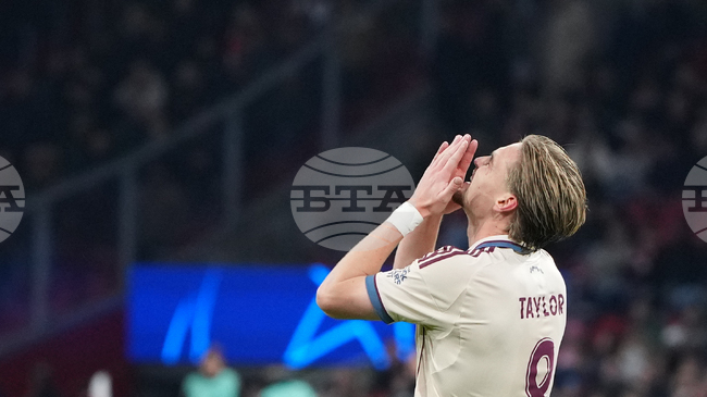 Полузащитникът на Аякс Кенет Тейлър ще се присъедини към Лацио за 15 милиона евро