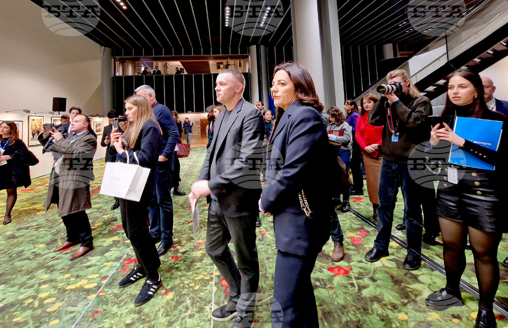 Страсбург - изложба - Христо Петров