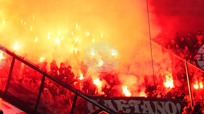 Аякс осъди поведението на ултрасите: "Фойерверките нямат място на стадиона"