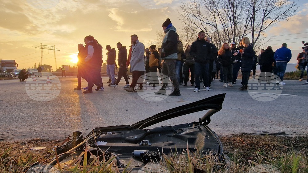 Жители на Пловдив и населени места от Родопската яка протестираха и затвориха околовръстния път с искане за премахване на мантинелите