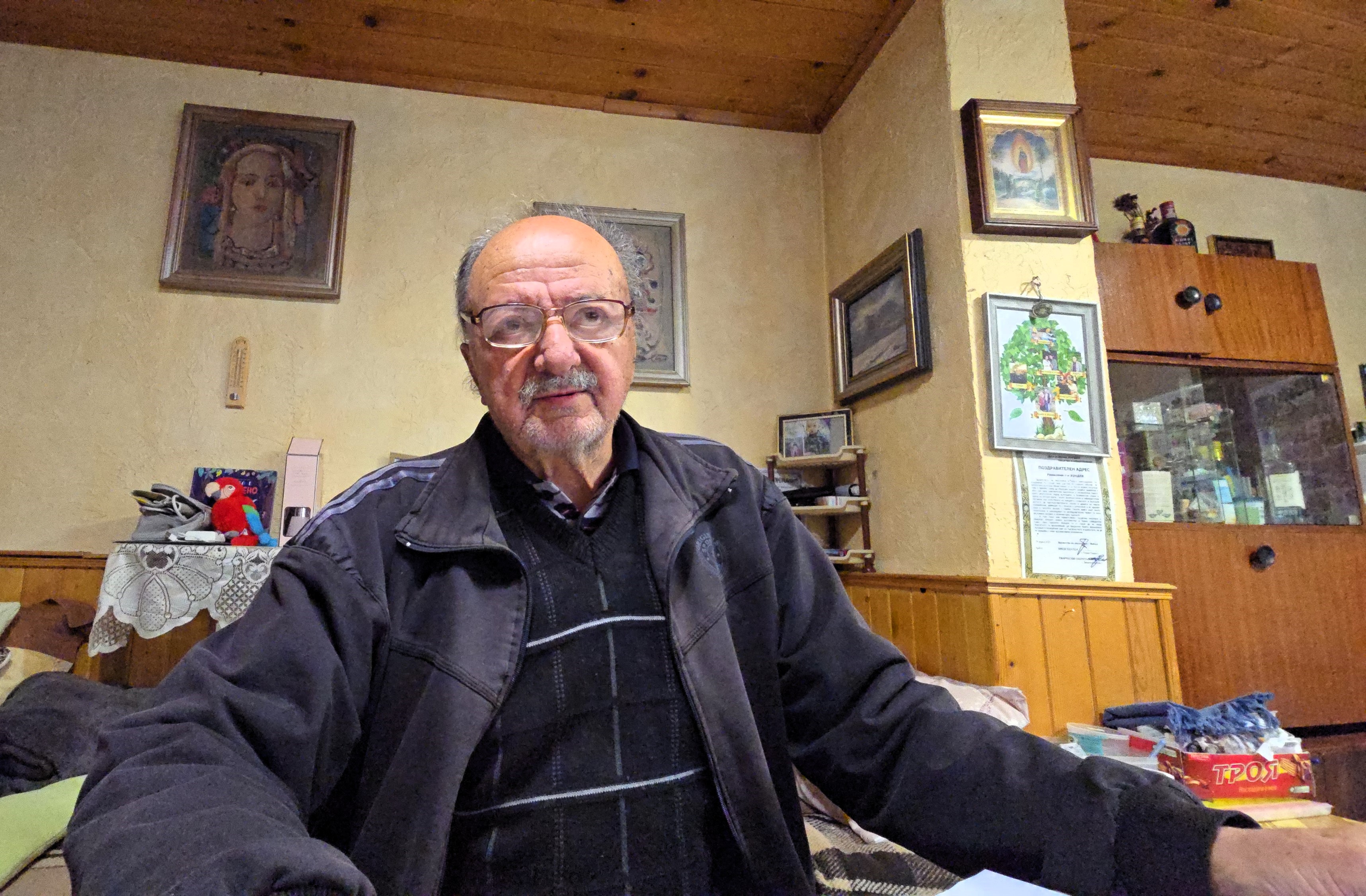 „Паметта – и личната, и колективната – е в основата на моето писане“, казва писателят Желяз Кондев 