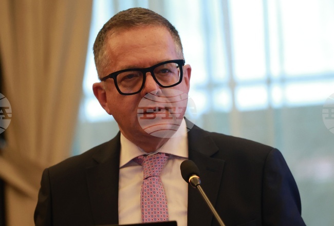 Зам.-министър Дончо Бабалов за БТА: Икономическото министерство планира поетапно внедряване на платформата "Български експортен навигатор" до края на следващата седмица