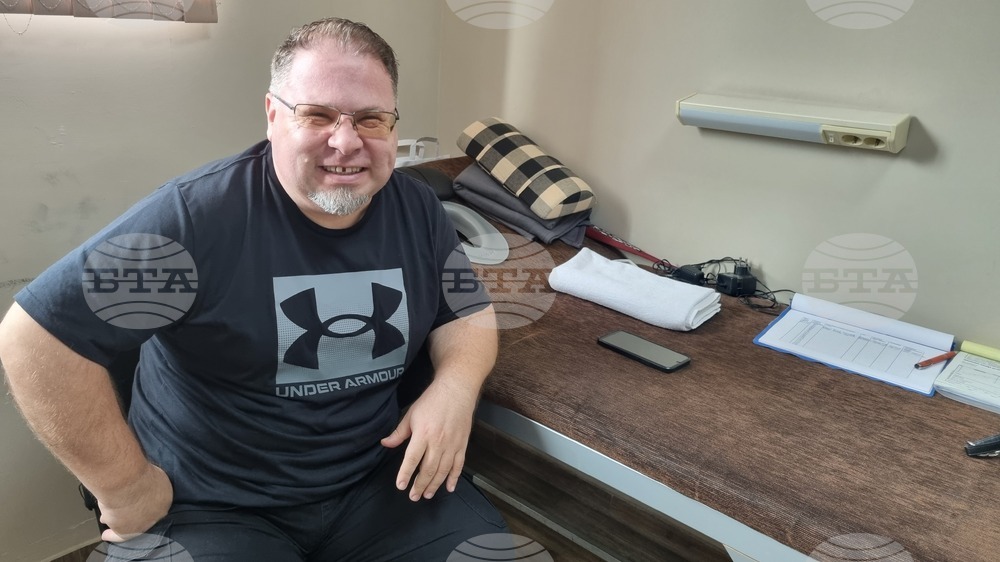 Заминах за чужбина заради децата, но и заради тях се върнах, каза кинезитерапевтът от Търговище Ерхан Хюсеинов, работил по специалността си в три държави