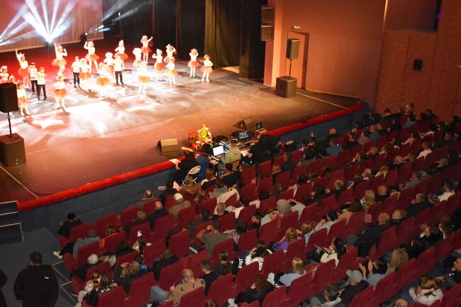 Кметът Добрин Добрев поздрави организаторите и участниците в концерта „Равни“