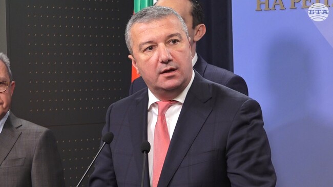 Тотализаторът остава държавен, отваряме вратата, ако се появи голям международен оператор, каза Драгомир Стойнев от "БСП-Обединена левица"