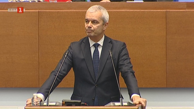 Българският съд взе рядко срещано справедливо решение и прекрати делото срещу шестимата протестиращи срещу еврото, заяви Костадин Костадинов