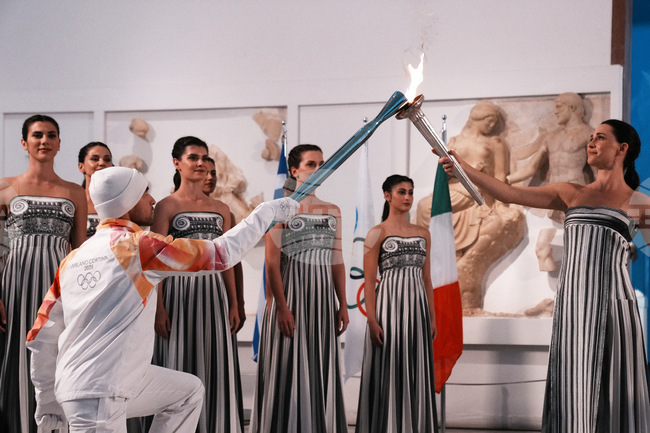 Олимпийският огън за Игрите в Милано-Кортина през 2026 година беше запален в Древна Олимпия