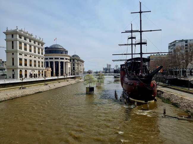 Възможно е преливане на реките в Северна Македония, предупредиха хидрометеоролозите в страната