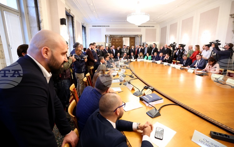 Parliamentary Budget Committee Debates at Second Reading Social Insurance and Health Draft Budgets