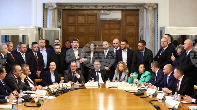 Комисията по бюджет и финанси в НС разглежда проектобюджетите на ДОО и НЗОК на второ четене