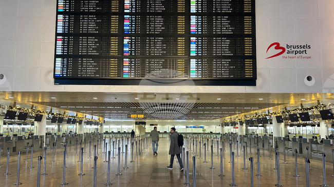 В третия ден от стачката в Белгия основните летища, градският транспорт и сметопочистването спряха почти изцяло