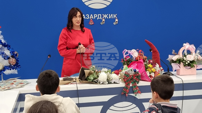 Гергана Куртакова представи новата си книга за деца "Коледно чудо"