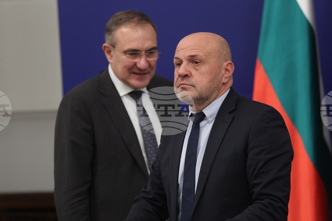 Tripartite Council Fails to Agree on Proposal for State to Pay Health Contributions of Women During Two Years of Maternity Leave