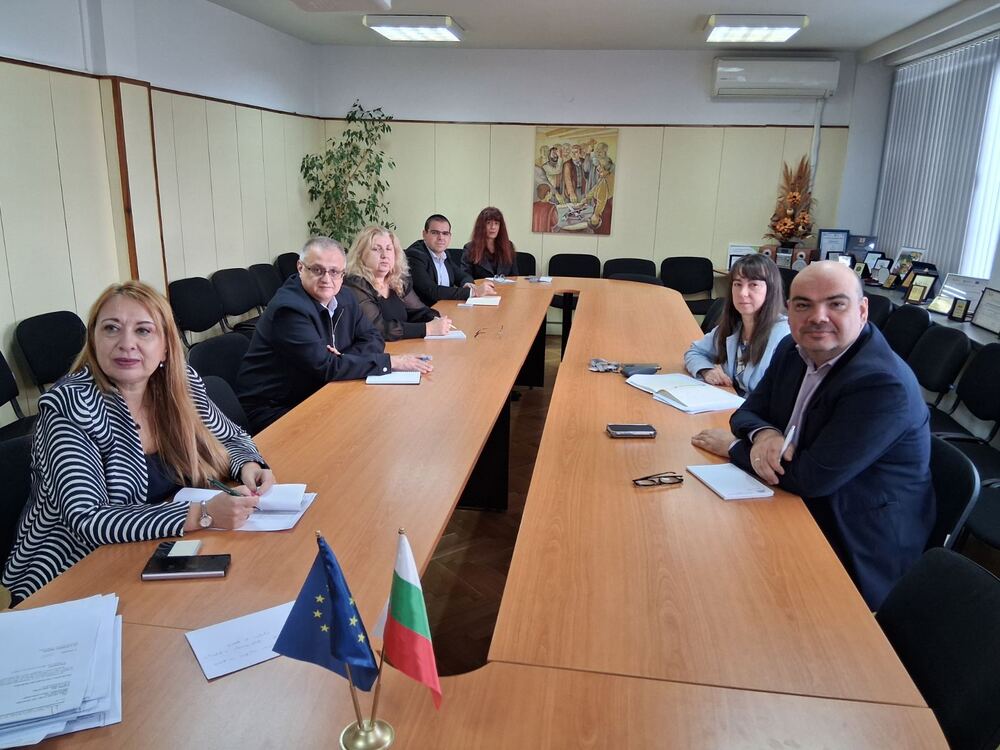 Регионалното управление на образованието в София-град организира с ДАЗД и със столични директори уебинар, посветен на децата в риск