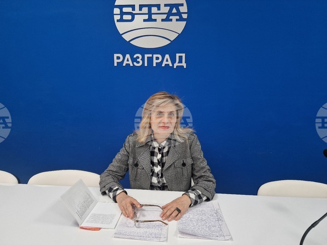 Литературата е отражение на това, което ни заобикаля, каза разградската поетеса Емилия Пройнова