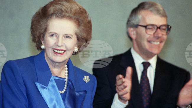 Преди 35 години приключва ерата на „Желязната лейди“ – британският премиер Маргарет Тачър подава оставката си на кралица Елизабет Втора 