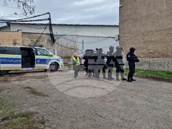 Перник - служители на ОД на МВР Перник - тренировъчно занятие