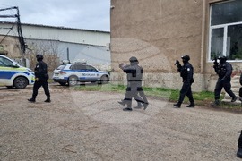 Перник - служители на ОД на МВР Перник - тренировъчно занятие