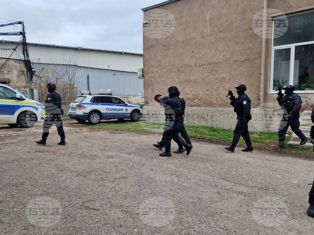 Перник - служители на ОД на МВР Перник - тренировъчно занятие