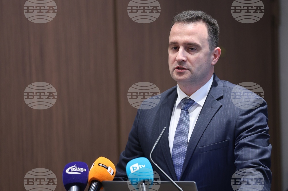 От новия фонд за декарбонизация ще се възползват хиляди домакинства, каза Жечо Станков 