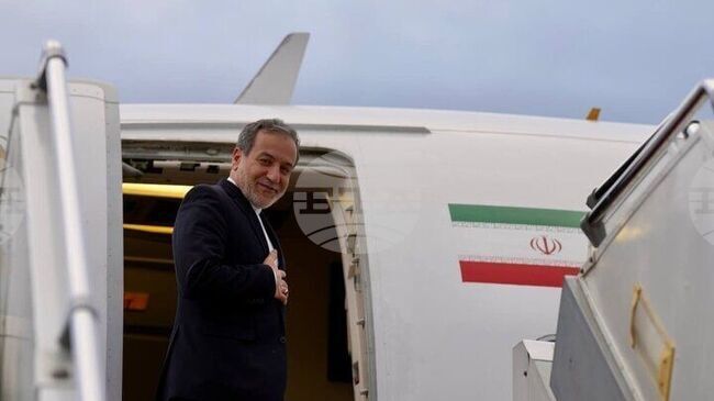 ИРНА: Външният министър на Иран замина за Франция за разговори със своя френски колега