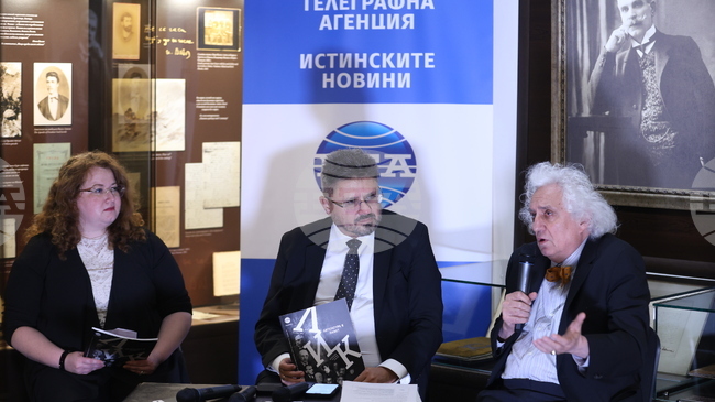 Новият брой на сп. ЛИК е за историята на литературата, каза доц. Георги Лозанов