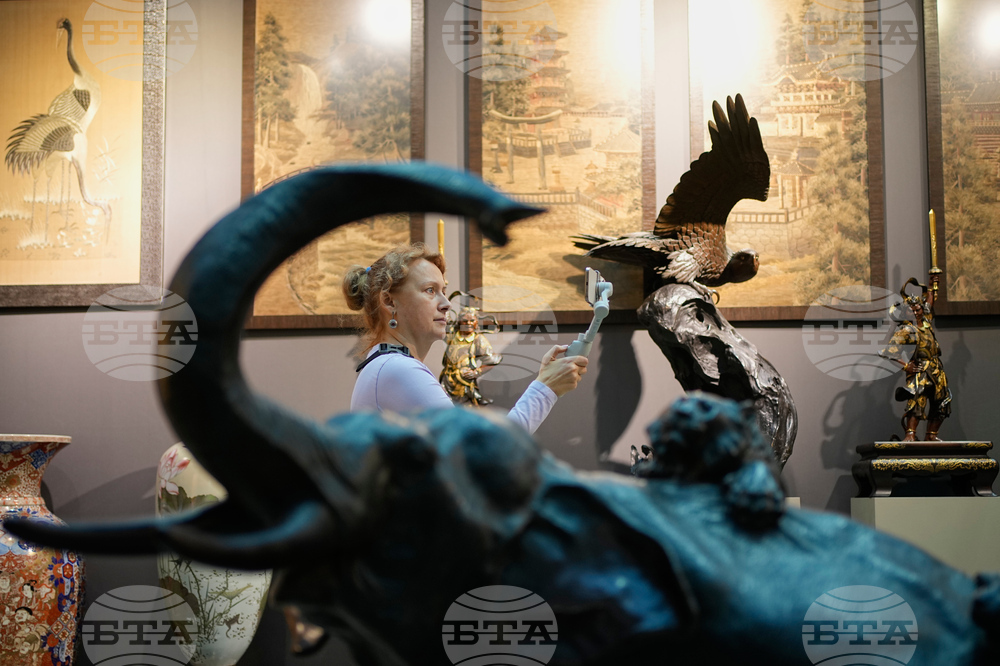 Russia Antique Salon