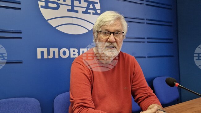 Комбинацията от четене, музей и архив прави така, че литературната история да живее във всеки от нас, каза доц. Младен Влашки