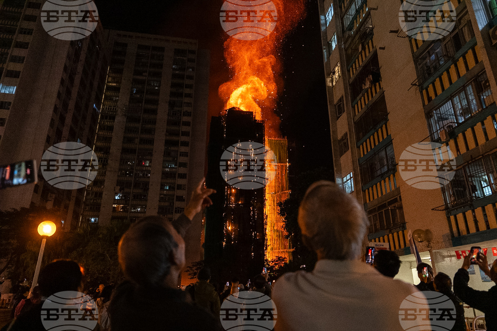 APTOPIX Hong Kong Fire