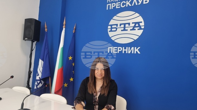 Както писателите се грижат за нашата памет, така и ние трябва да съживяваме спомена за тях, каза за БТА писателката София Стойнева