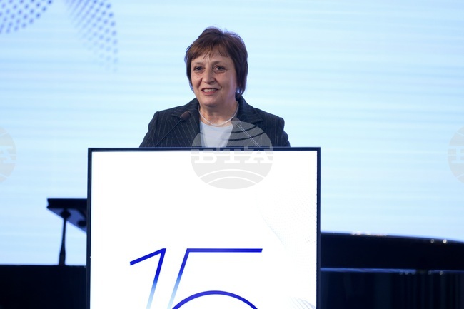 В България проблемът с равенството на половете в науката не стои, каза председателят на БАН чл.-кор. Евелина Славчева на церемонията "За жените в науката"