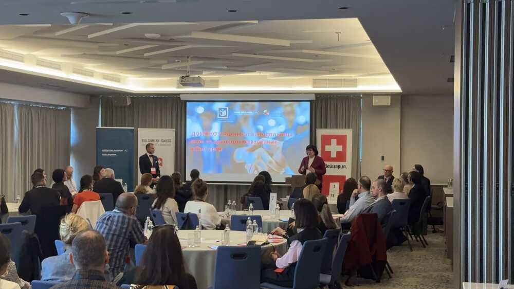 Близо 90 български и международни компании се запознаха с новата програма за дуално обучение „ДОМИНО 2“