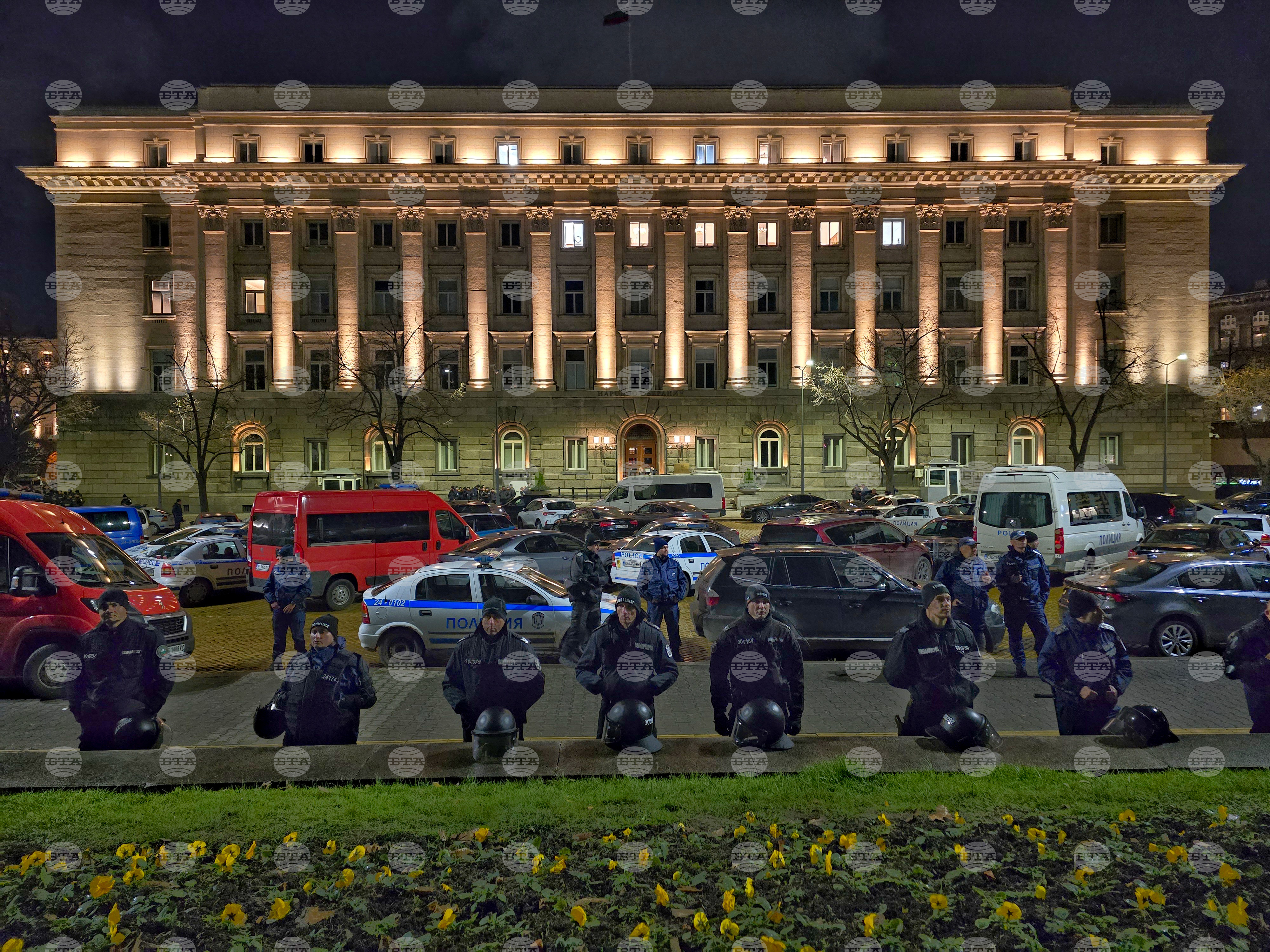 Protesti v Sofiji: Spopadi s policijo in aretacije zaradi proračuna za leto 2026