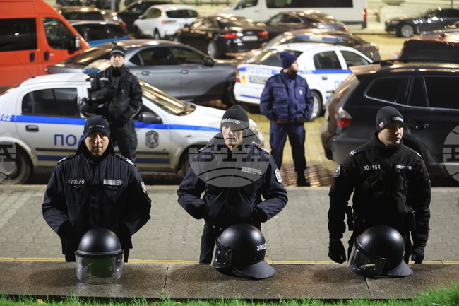 В КПП-та на девет места полицията ще проверява граждани за забранени предмети във връзка с протеста тази вечер в София