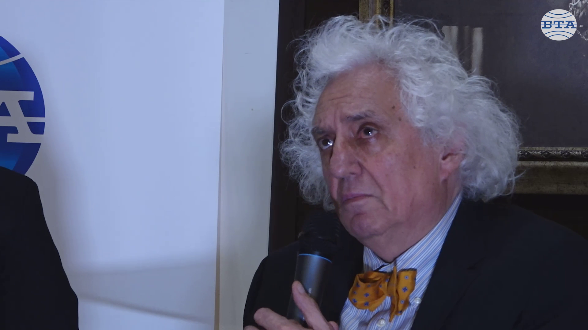 Новият брой на сп. ЛИК е за историята на литературата, каза доц. Георги Лозанов