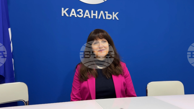 Проектът "Пос(в)ещение на картина" в Казанлък е мост между изкуството и литературата, каза създателят на инициативата Гергана Атанасова