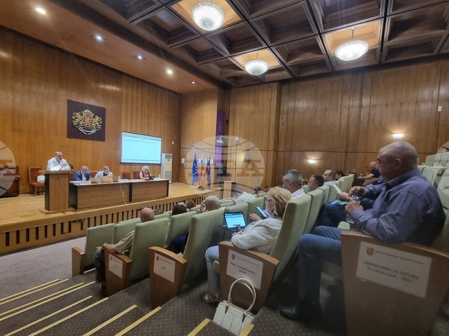 С три питания на общински съветници по отношение на инфраструктурата и спортните дейности ще започне заседанието на Общинския съвет във Велико Търново