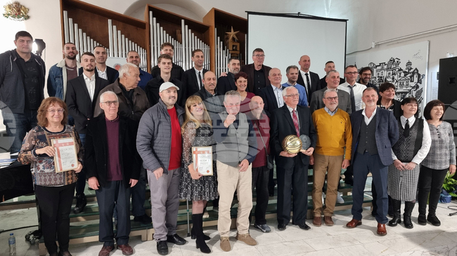 Ямболският баскетбол отново да постигне своя връх пожела президентът на БФБ Георги Глушков при честване на 80 години баскетбол в града