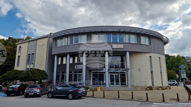 Общинският съвет в Павликени решава кой да управлява местната болница до избора на нов управител