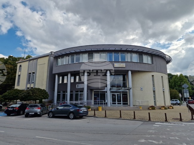 Общинският съвет в Павликени решава кой да управлява местната болница до избора на нов управител